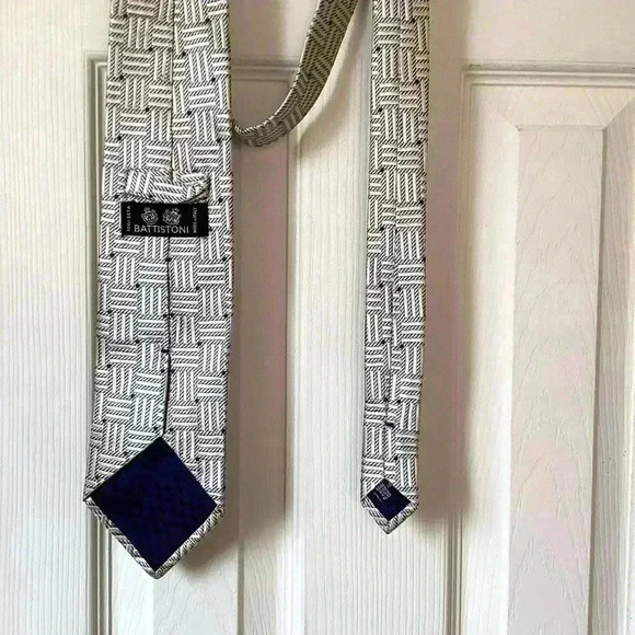 Battistoni 100% Silk woven pattern Necktie Made in Italy - Picture 2 of 4